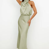 Carla | Vestido longo de cetim com decote halter