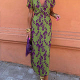 Caroline - Vestido com decote V  e mangas bufantes