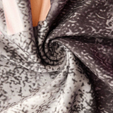 Camisola geométrica Kendra com fecho elegante