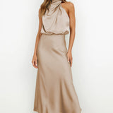 Carla | Vestido longo de cetim com decote halter
