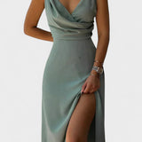 Valentina - Vestido de cetim com decote