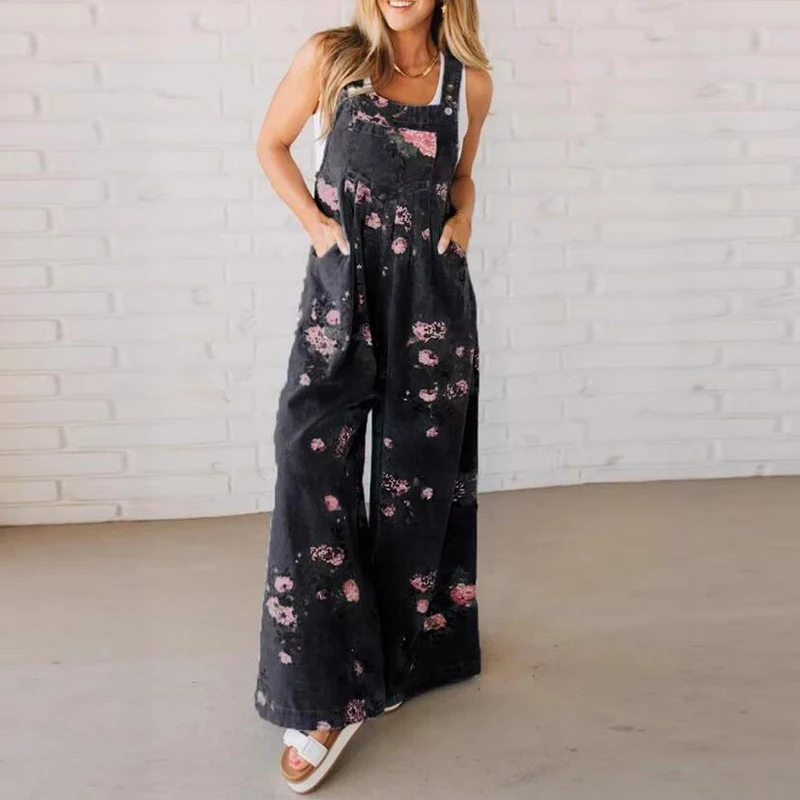 Macacão jeans floral Elara leve e descontraído