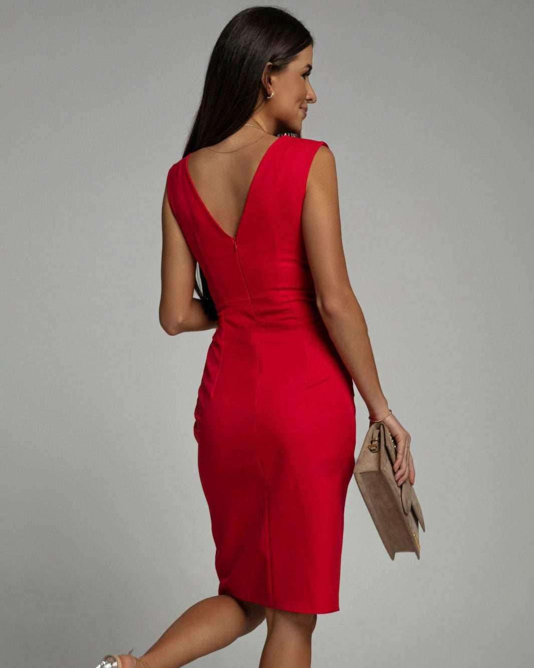 Fresia | Vestido entallado con escote en pico y abertura
