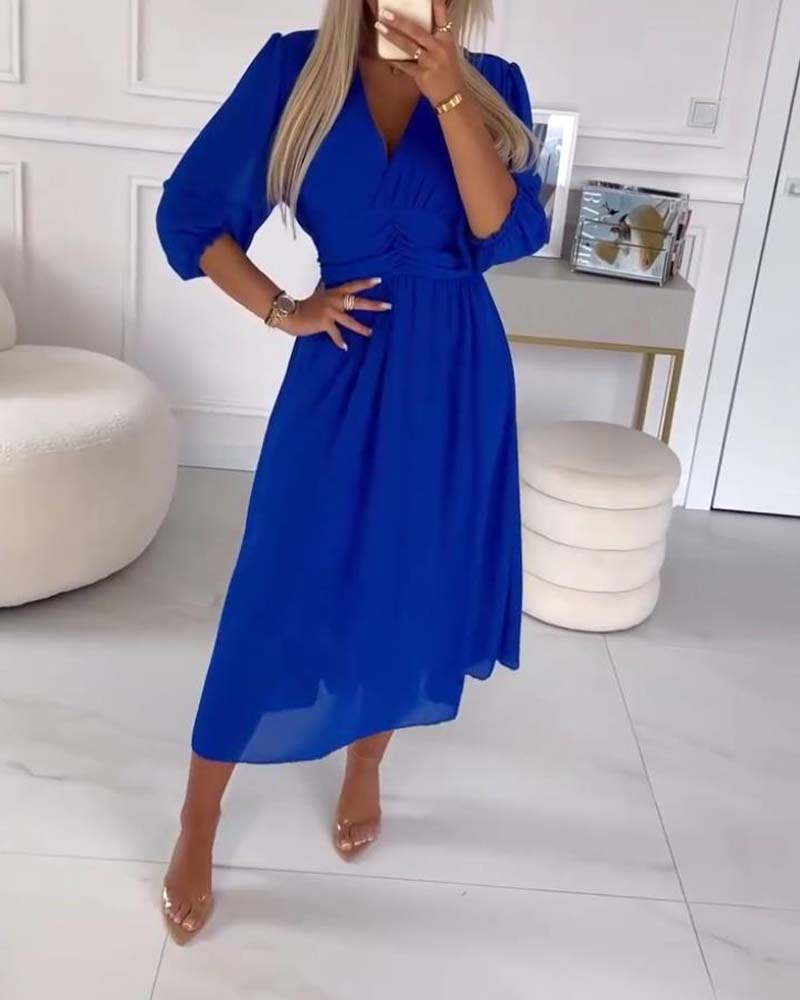 Andreia - Vestido Elegante com Decote em V