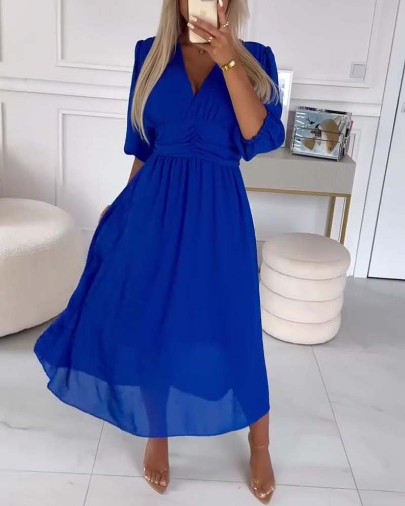 Andreia - Vestido Liso com Decote em V