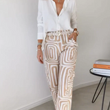 Conjunto Helena sofisticado com camisa leve e calças estampadas