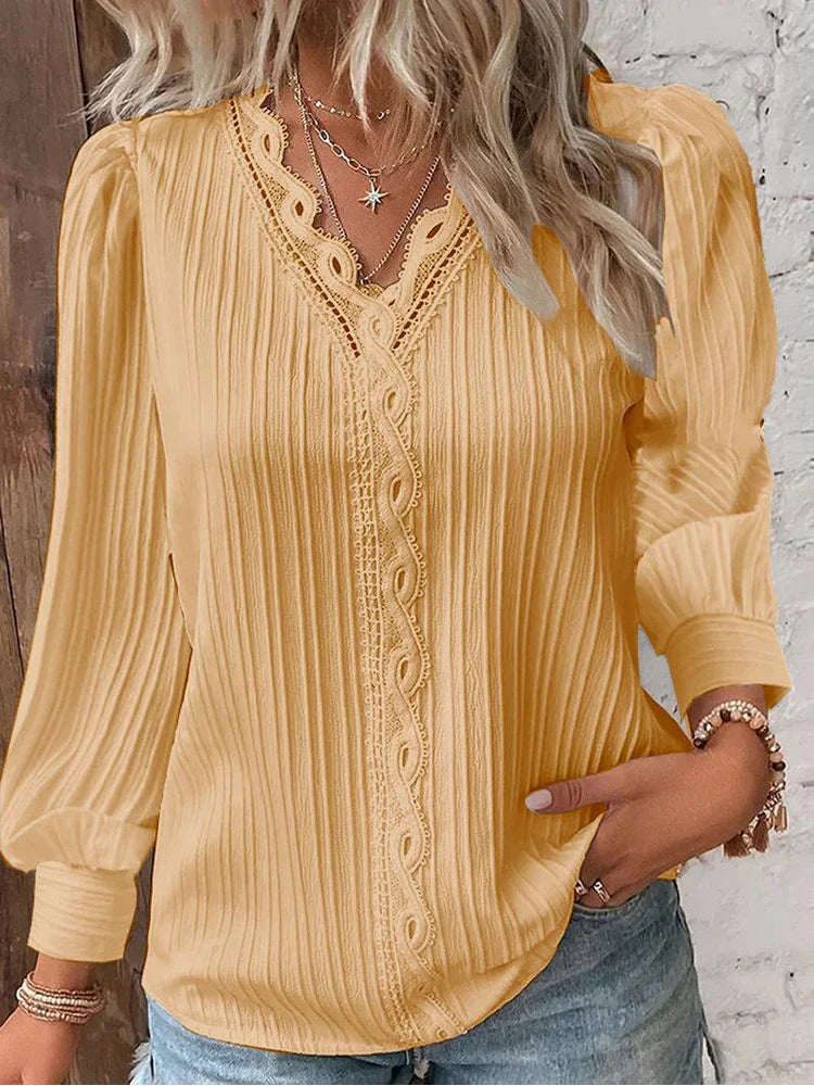 Emma | Blusa com Detalhes de Renda