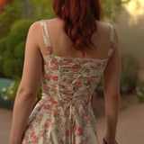 Vestido floral Lya leve e romântico