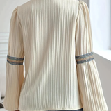 Blusa boho Helena com mangas largas e detalhes bordados