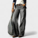 Calça jeans com pernas largas