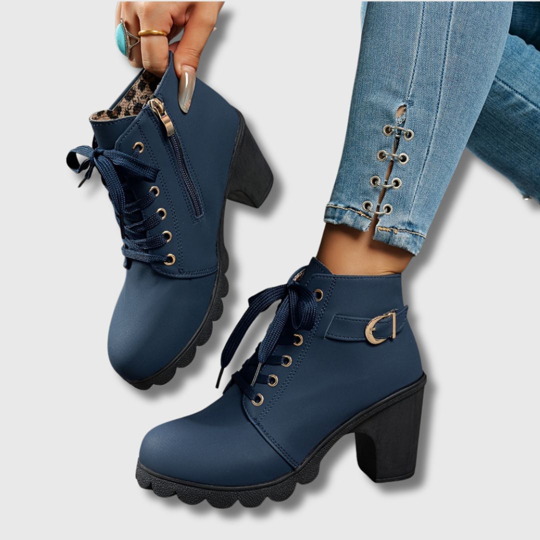 Botas Claire com Salto Médio e Detalhe Dourado