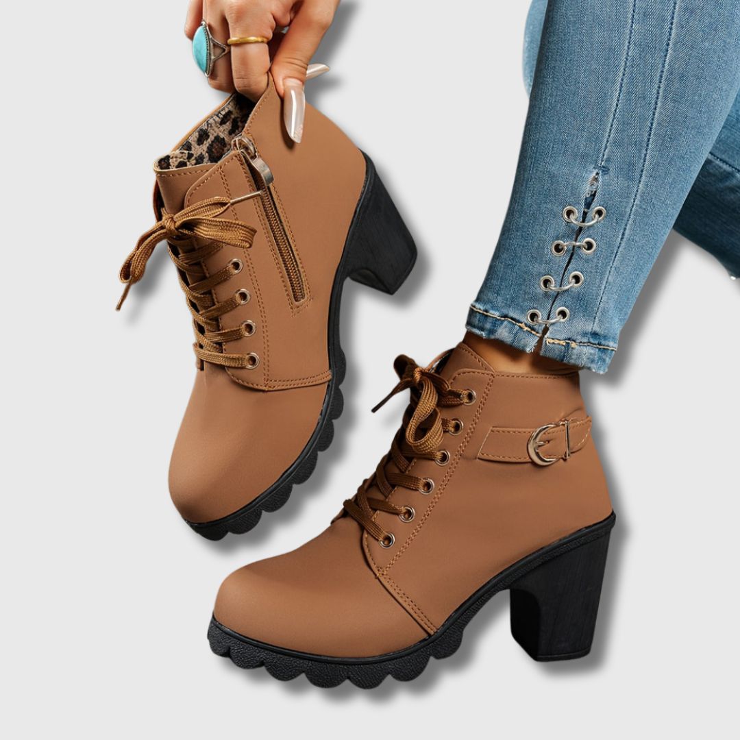 Botas Claire com Salto Médio e Detalhe Dourado