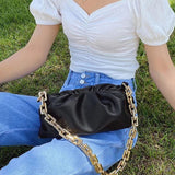 Verena | Bolsa feminina moderna com corrente dourada