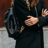 Verena | Bolsa feminina moderna com corrente dourada
