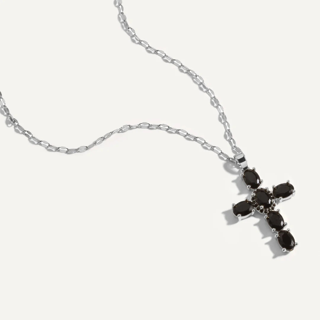 Cruz Noir - Colar em Ouro 18 quilates com uma cruz em cristal negro