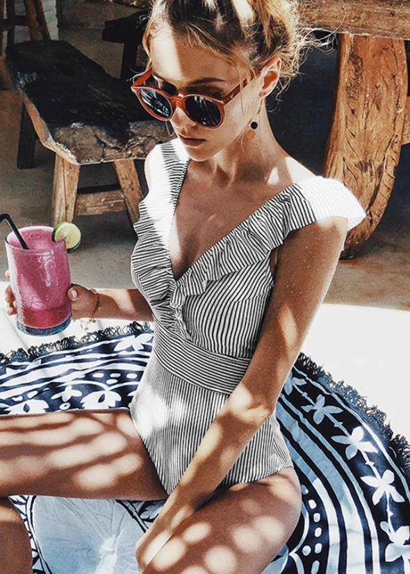 Liselotte™ – Schicker Rüschen-Badeanzug für einen femininen Look