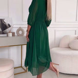 Andreia - Vestido Elegante com Decote em V