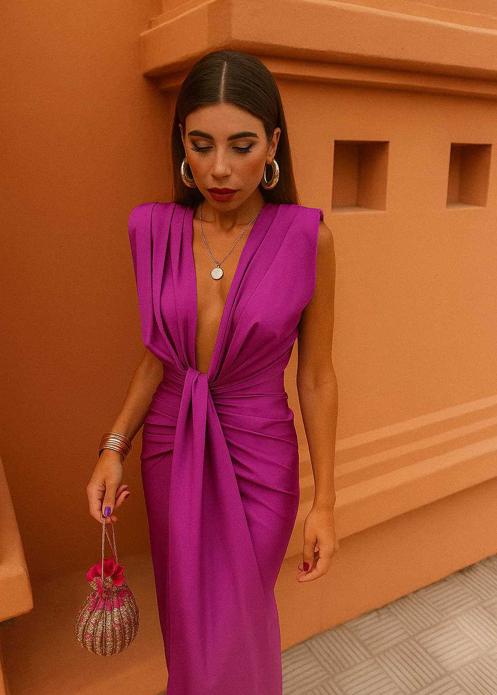 Mara - Vestido longo sem mangas com decote elegante