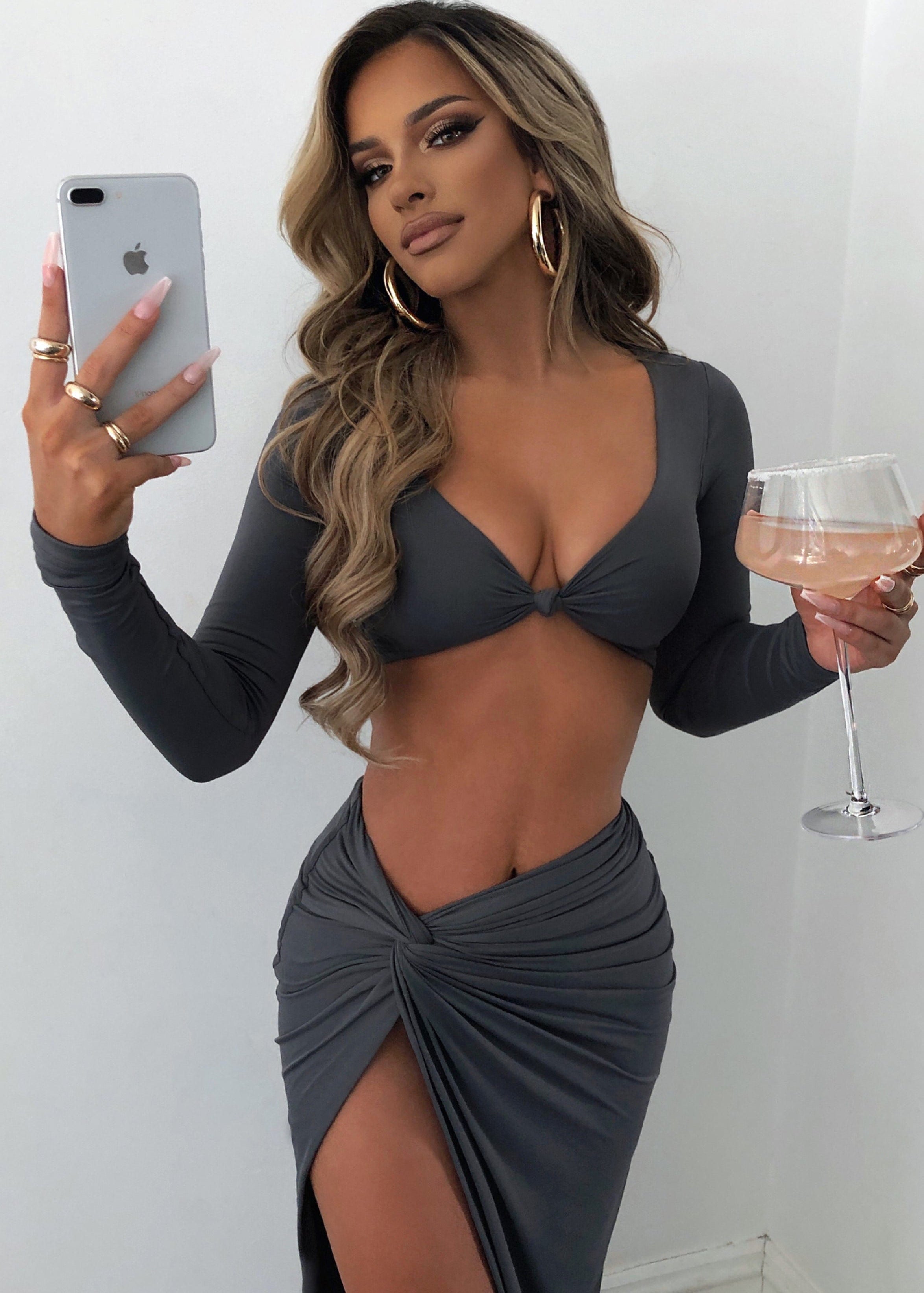 Karyna Crop - Carvão