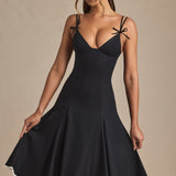 Vestido Midi A-Line com Detalhe de Laço em Preto
