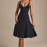 Vestido Midi A-Line com Detalhe de Laço em Preto