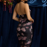 Vestido Midi com Decote em U e Pregas em Preto com Estampa Floral